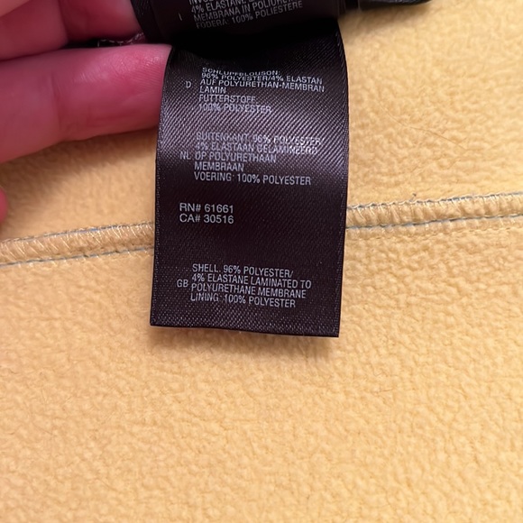 Woman’s north face jacket - Picture 3 of 4